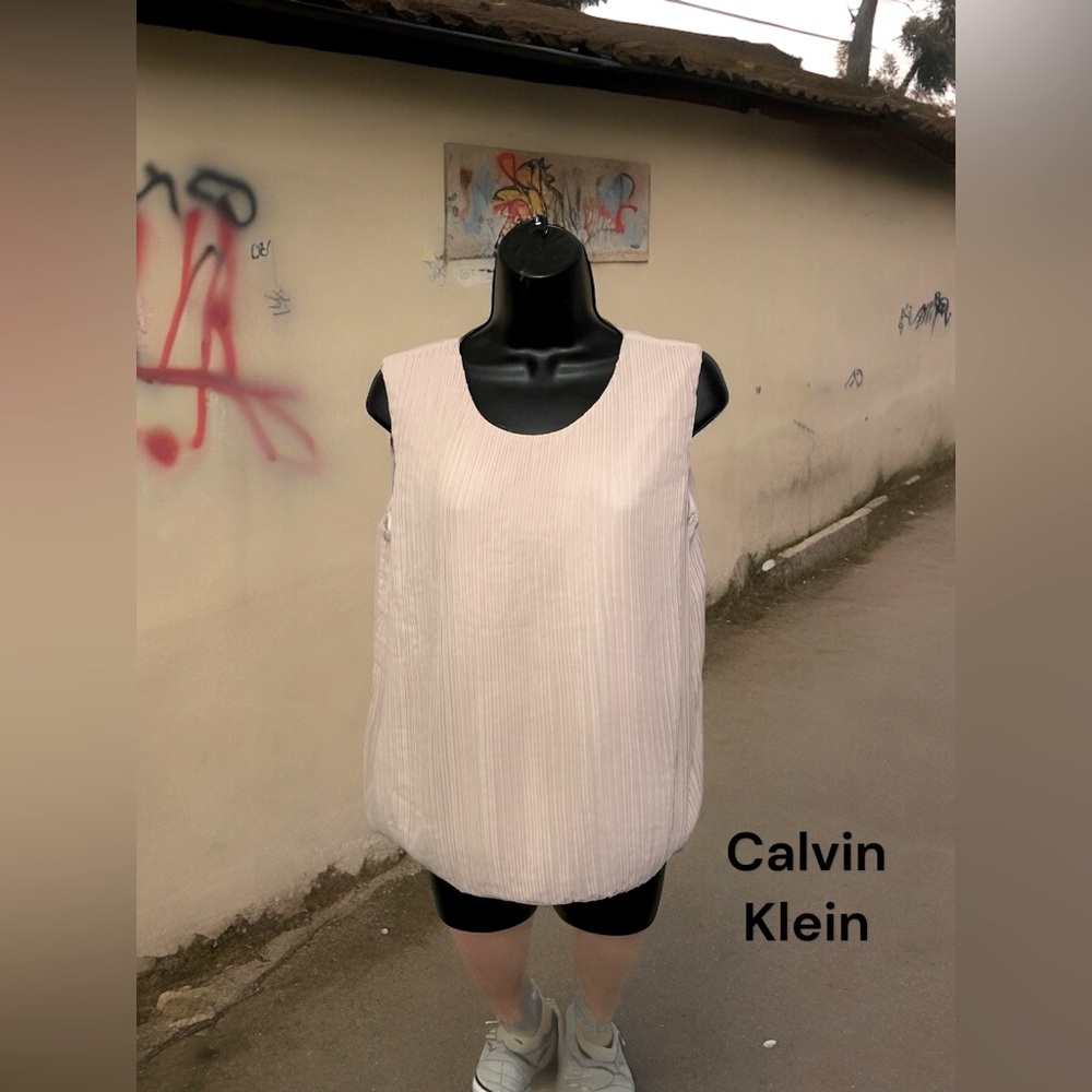 Calvin Klein pink pleated camisole sz medium sleeveless 100% polyester